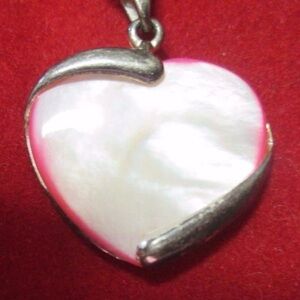 STERLING SILVER MOTHER OF PEARL HEART PENDANT WITHOUT ORIGINAL CHAIN